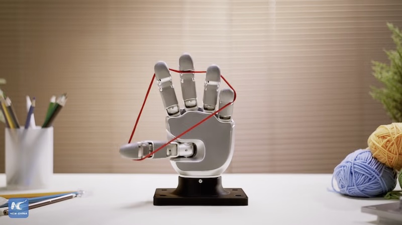 Spretna robotska ruka iz kineske kompanije